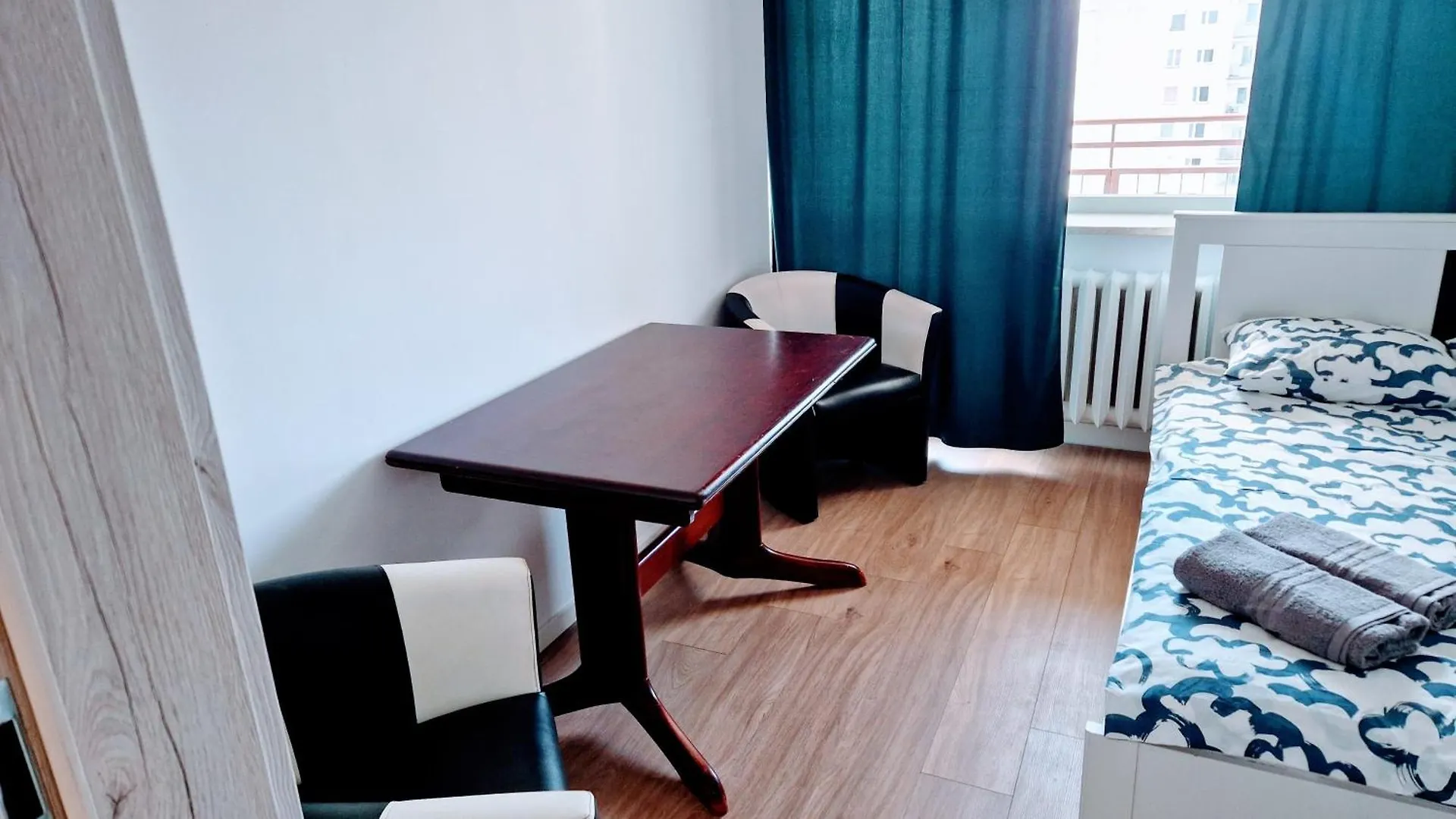 Meander Natolin Pokoje Blisko Metra Warszawa Hostel