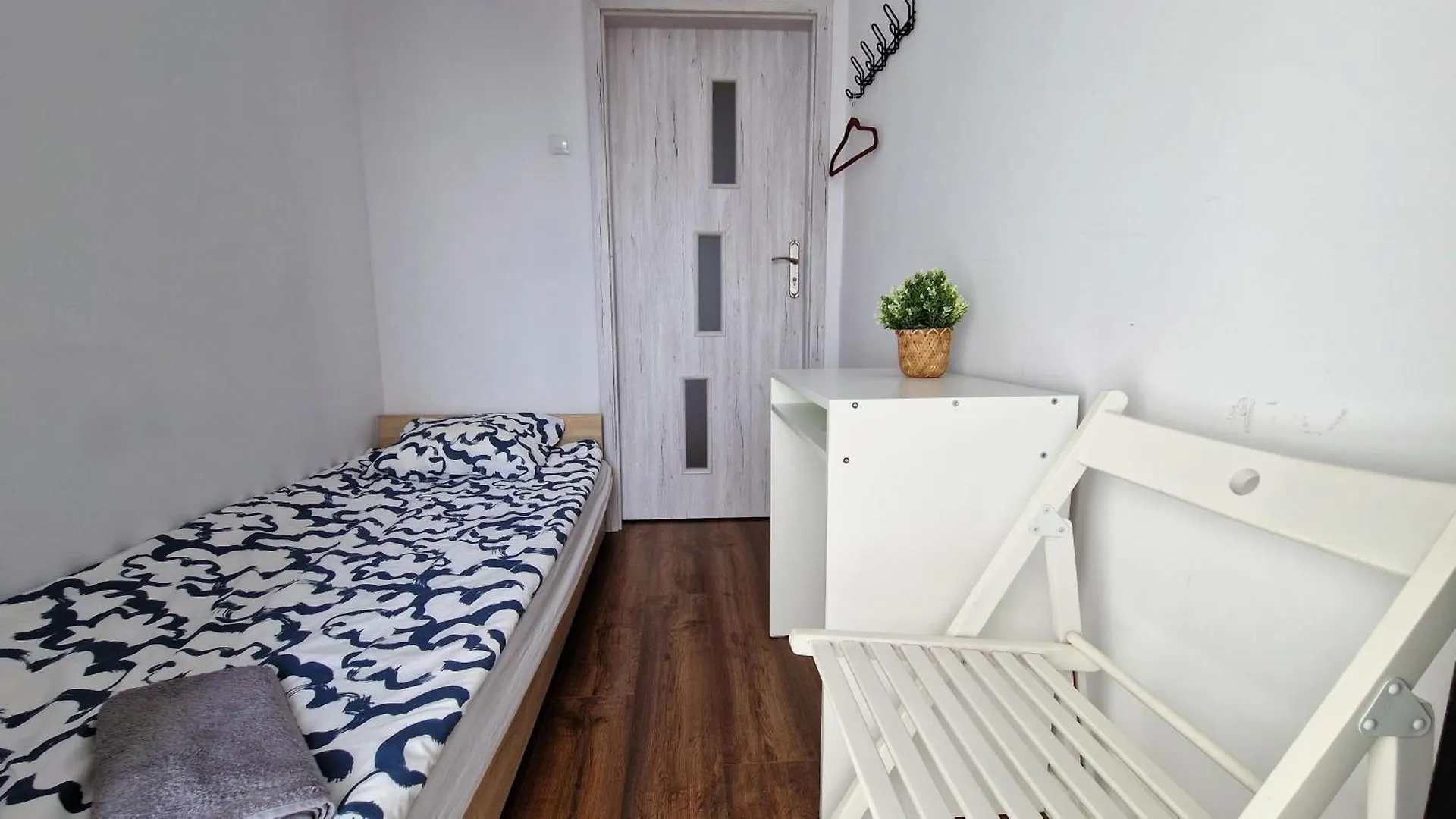 Hostel Meander Natolin Pokoje Blisko Metra Warszawa